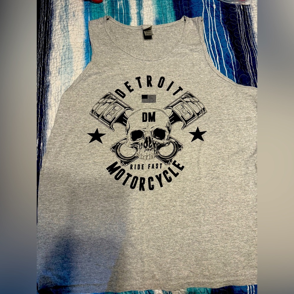 Detroit motorcycle design gray tank